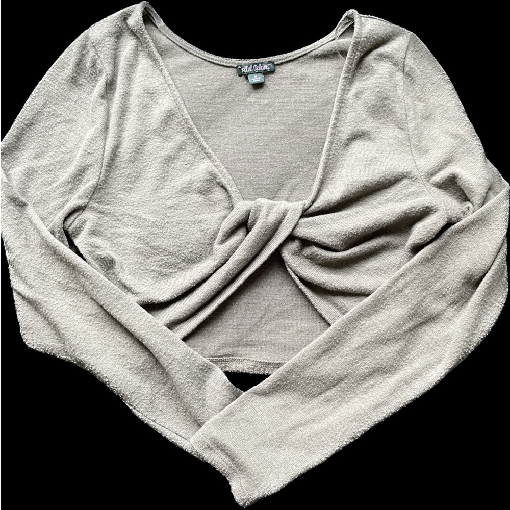 Cropped long sleeve twist top
